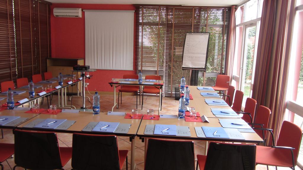 Hotel Campanile Prime - Nimes Centre Esterno foto