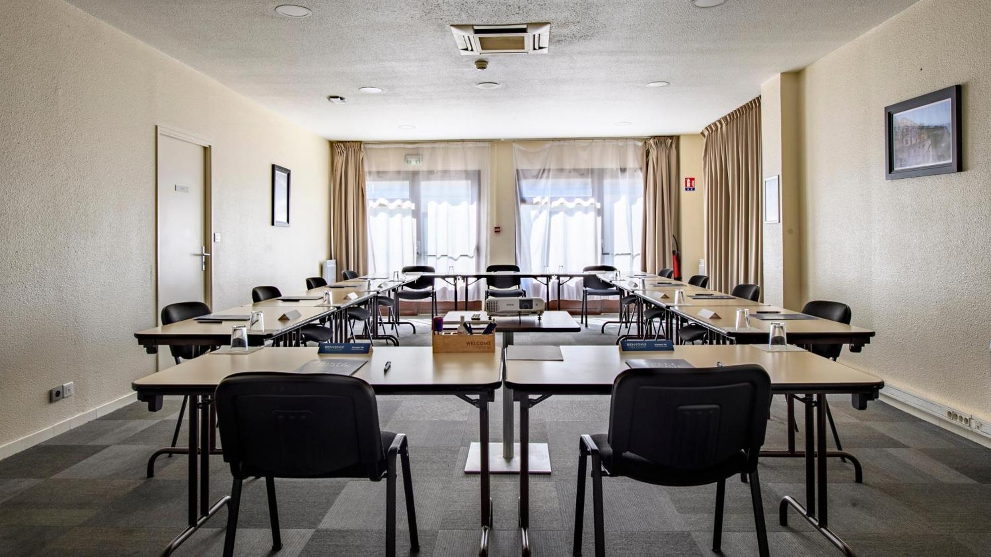Hotel Campanile Prime - Nimes Centre Esterno foto