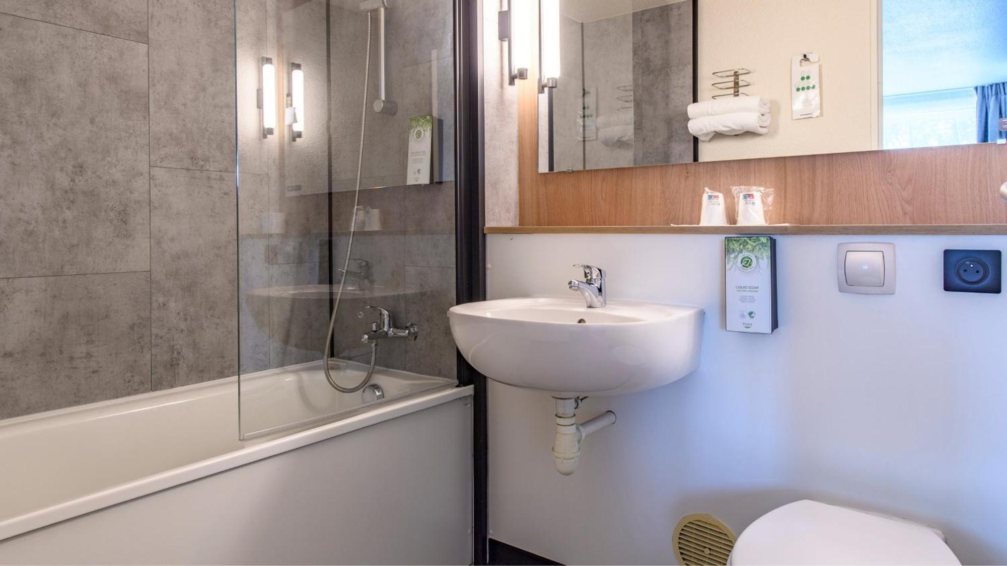 Hotel Campanile Prime - Nimes Centre Esterno foto